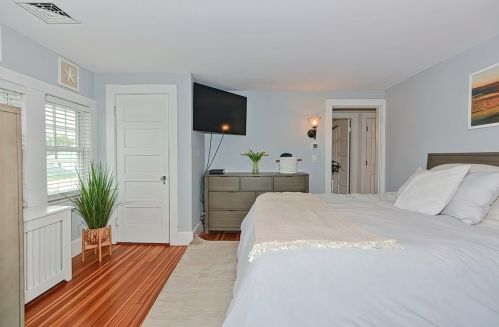 51 Chickatabot Rd, Quincy MA 02169-2546 exterior