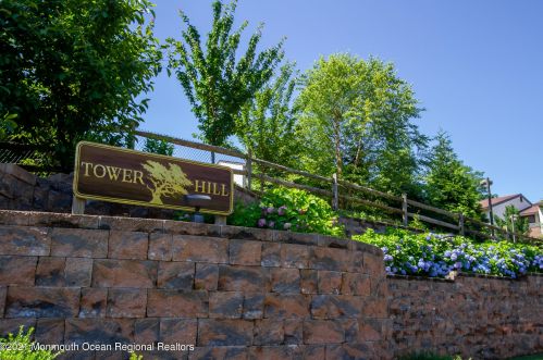 6 Tower Hl Dr, Tinton Falls NJ 07701-2473 exterior