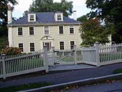 337 Highland Ave, Newton, MA 02465-2513