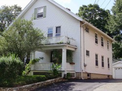 29 Rowe St, Newton, MA 02466-1516