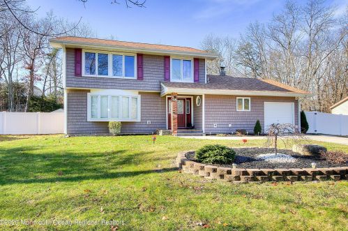 82 Buckingham Dr, Jackson Twp NJ 08527-2640 exterior