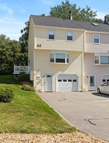 62 Frederick St, Dracut, MA 01826-3444