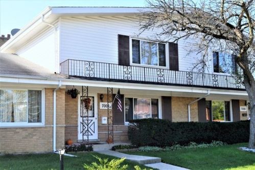 7003 Carol Ave, Niles, IL 60714-2149