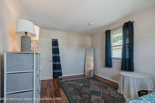 41 Holly Dr, West Deptford NJ 08096-3317 exterior