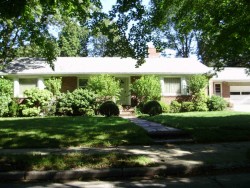 236 Adams Ave, Newton, MA 02465-1504