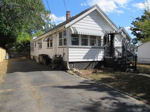 64 Braintree Ave, Quincy, MA 02169-3221