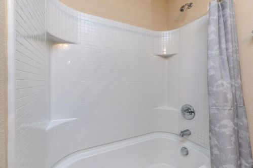 5432 Grenada Dr, Fort Worth TX 76119-8502 exterior