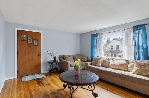 23 Harold St, Worcester, MA 01604-2315