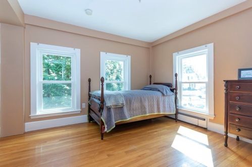 24 Blanchard Rd, Weymouth MA 02190-2840 exterior