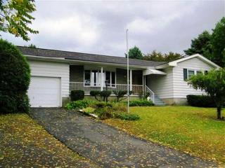 689 Pulaski St, West Nanticoke PA  18634-2604 exterior