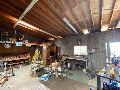 3002 Charter Oak Rd, Phoenix AZ 85032-7449 exterior