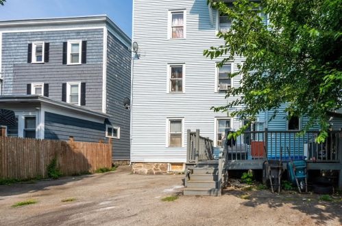 102 Chester St, Lawrence MA  01843-2620 exterior