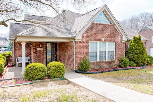 4482 Southbridge Ct, Louisville, KY 40272-2700