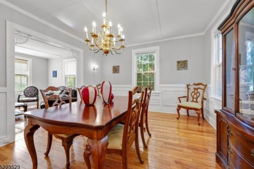 27 Ridgedale Ave, East Hanover NJ 07936-1804 exterior