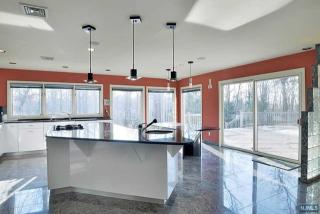 132 Buckingham Rd, Tenafly NJ  07670-3104 exterior