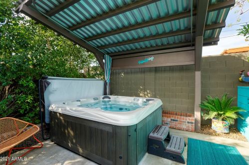 2728 Amelia Ave, Phoenix AZ 85033-3405 exterior