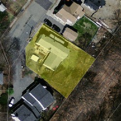 52 Chandler Pl, Newton MA 02464-1402 aerial view