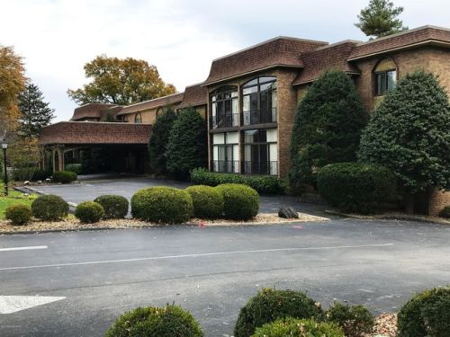 1600 Gardiner Ln, Louisville, KY 40205-2763