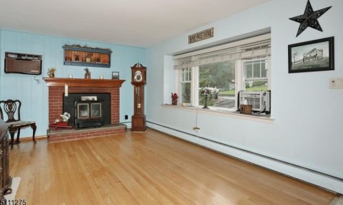 17 Russell Rd, Skyline Lakes NJ 07456-2230 exterior