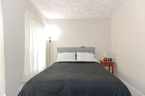 49 Reed Ave, Everett MA 02149-3940 exterior