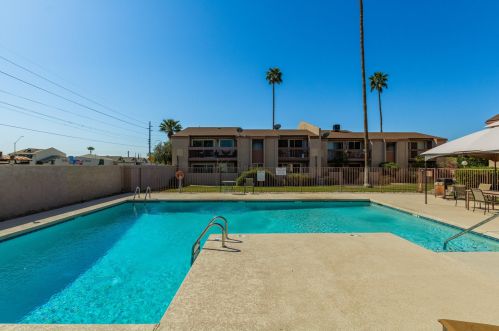 7550 12th St, Phoenix AZ  85020-4571 exterior