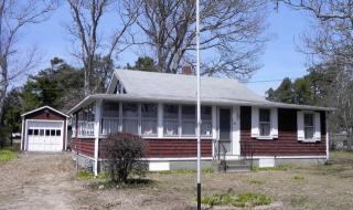 23 Elmwood St, Wareham, MA 02571-2352