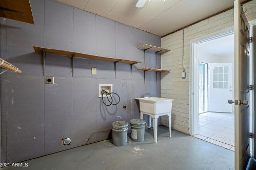 3910 Edgemont Ave, Phoenix AZ 85035-1533 exterior