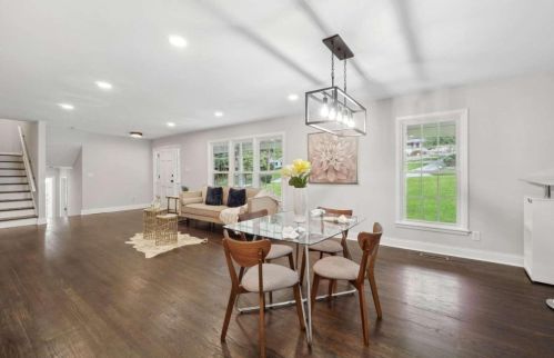 2022 Deren Way, Atlanta GA  30345-3710 exterior