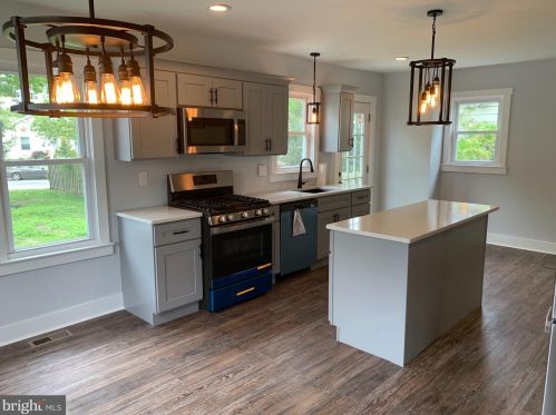 645 Delaware St, West Deptford NJ  08096-1576 exterior