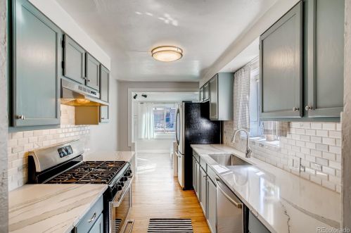 3384 Corona St, Englewood CO 80113-2827 exterior