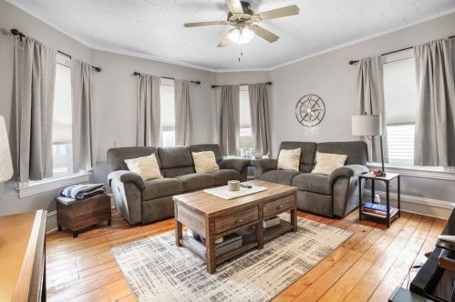 214 Cambridge St, Fall River MA 02721-2665 exterior