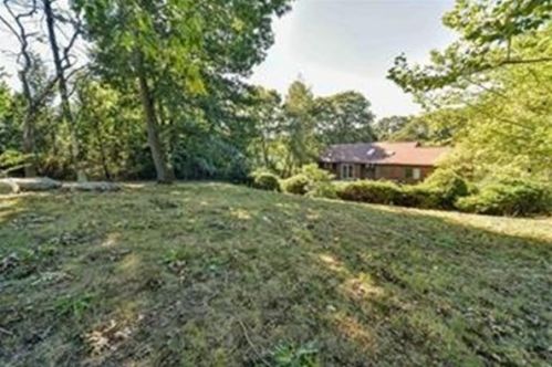 54 Drumlin Rd, Newton, MA 02459-2807