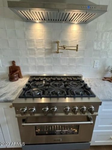 8001 11th Ave, Phoenix AZ  85021-5626 exterior