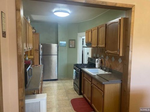 78 Sanford Ave, Belleville NJ 07109-1224 exterior