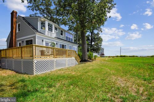 1525 Bay Dr, Shady Side MD exterior