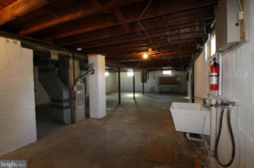 304 Main St, West Deptford NJ 08051-1031 exterior