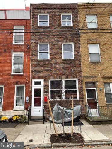 912 Catharine St, Philadelphia, PA 19147-2726