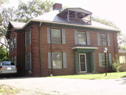 2 Evergreen Ave, Newton, MA 02466-1703