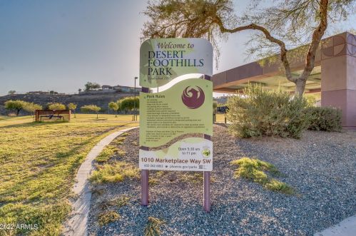 1004 Amberwood Dr, Phoenix AZ  85048-1937 exterior