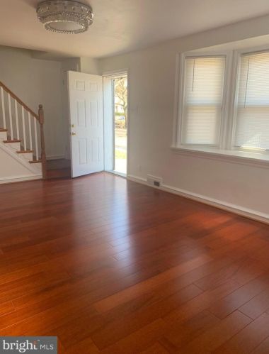 6822 Loretto Ave, Philadelphia PA 19111-5844 exterior