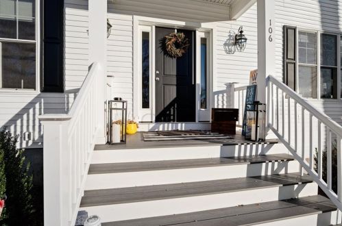 106 Gregory Dr, Seekonk MA  02771-4308 exterior