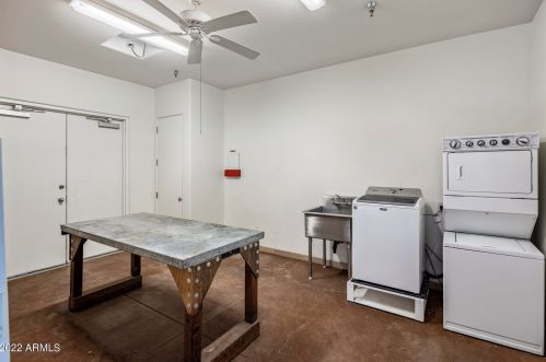 2020 Bethany Home Rd, Phoenix AZ 85014-2434 exterior