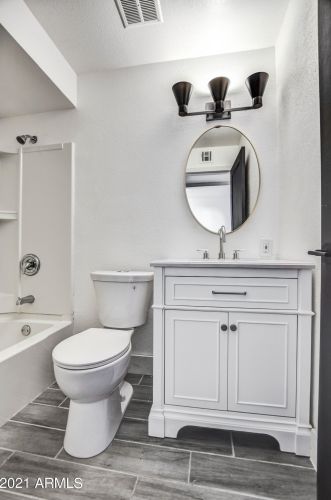 3212 Captain Dreyfus Ave, Phoenix AZ  85032-6146 exterior