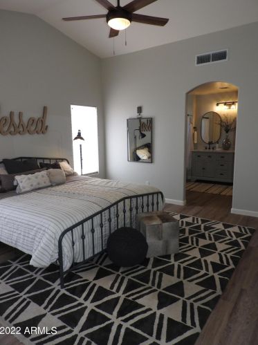 3041 Blackhawk Dr, Phoenix AZ 85050-4821 exterior