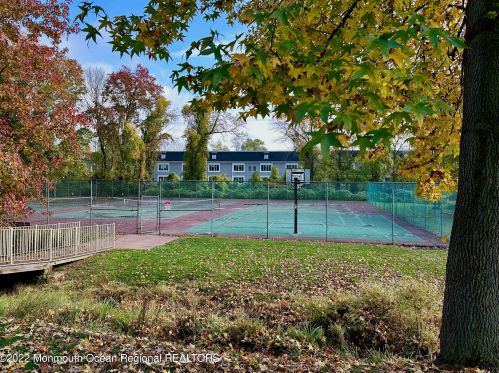 31 Ann Ct, Tinton Falls NJ  07724-3000 exterior