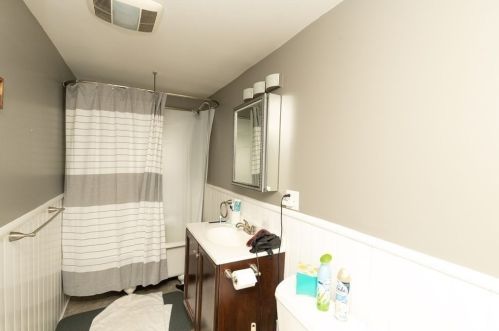 60 Rockland St, Fall River MA 02724-2817 exterior