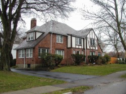 5 Evelyn Rd, Newton, MA 02468-1212