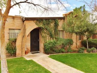 3066 32nd St, Phoenix AZ  85018-6865 exterior