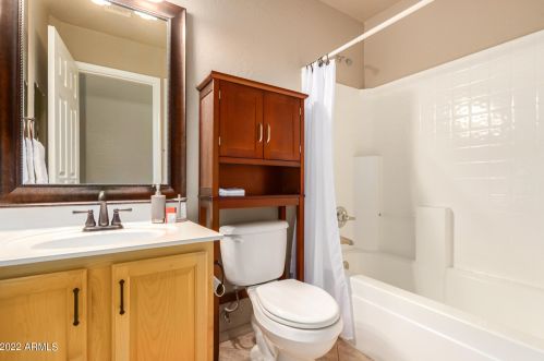 2712 Beautiful Ln, Phoenix AZ 85042-7073 exterior