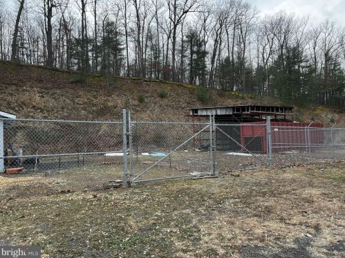 1066 Sand Mine Rd, Berkeley Springs WV  25411-4555 exterior